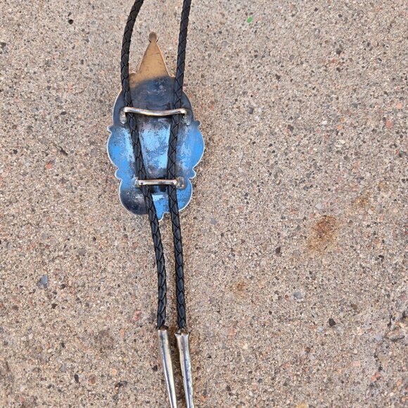 Estate Mother of Pearl Feather Bolo Tie - Picture 4 of 4